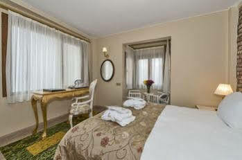 By Murat Royal Galata Hotel Provincia di Istanbul